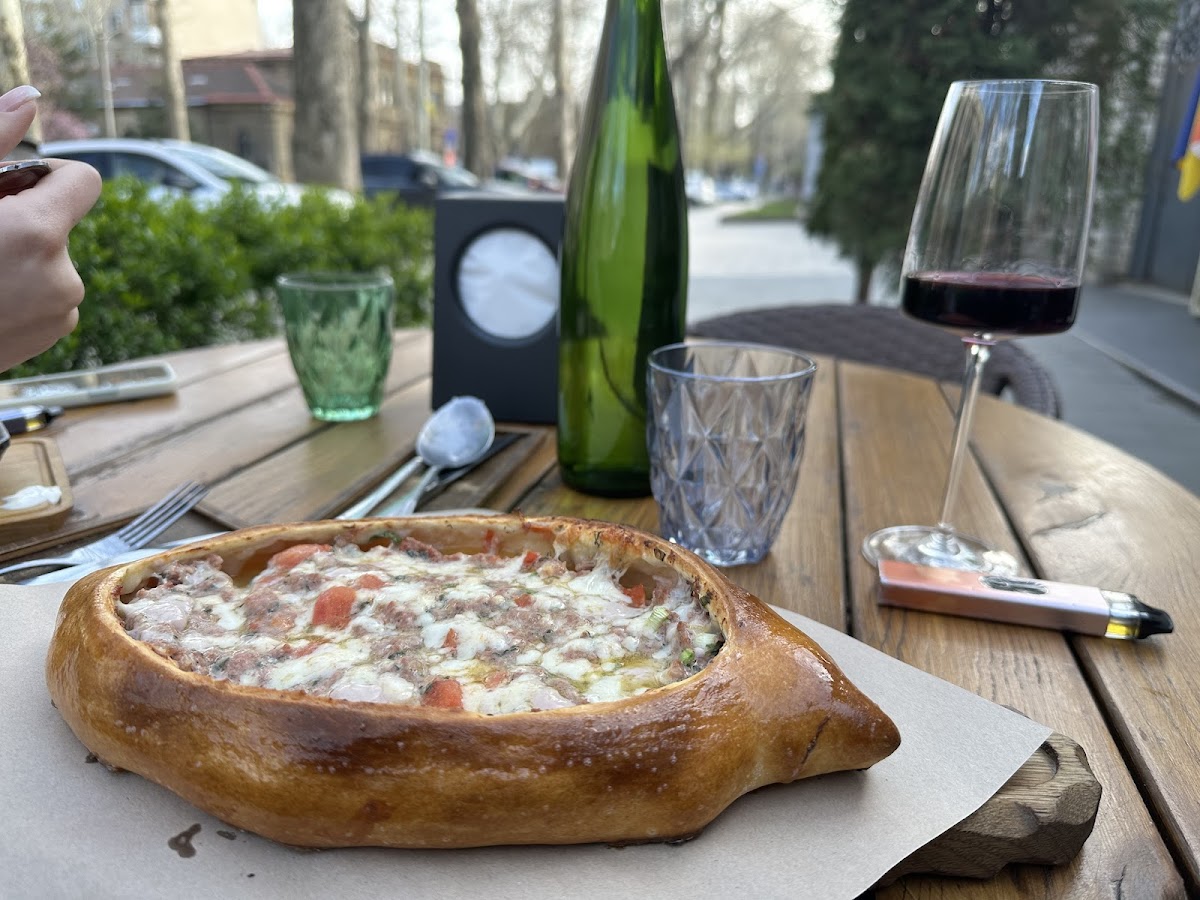 Чічілакі — Restaurant
